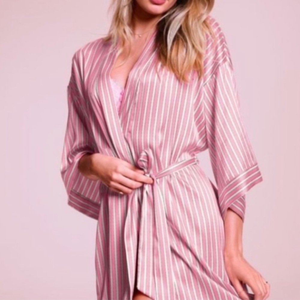 Victoria’s Secret Iconic Angel Robe S/M